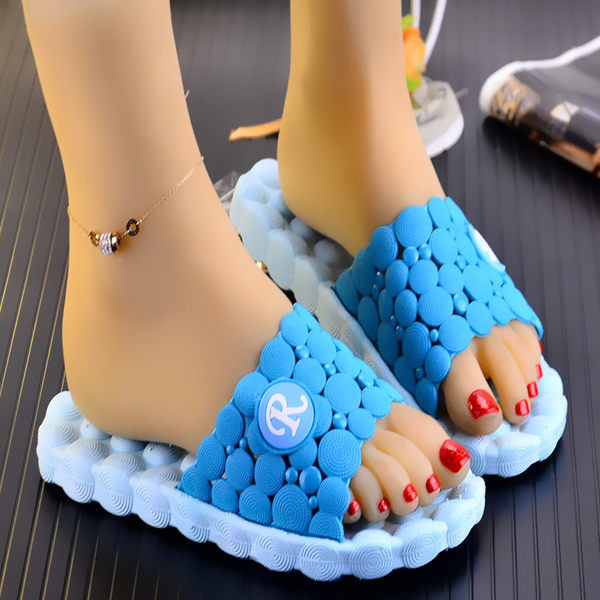 Sieviešu neslīdošas čības ar reljefu zoli