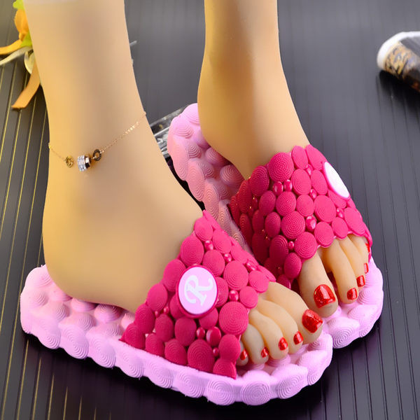 Sieviešu neslīdošas čības ar reljefu zoli