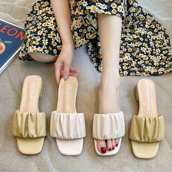 Модерни дамски чехли от еко кожа с ток