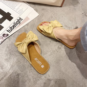 Ikdienas sieviešu čības ar plakanu marķējumu un lenti