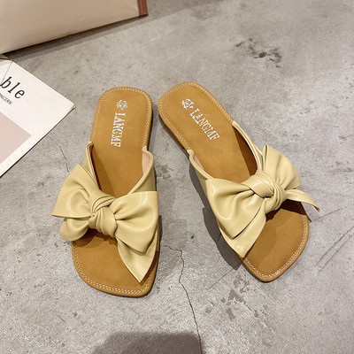 Ikdienas sieviešu čības ar plakanu marķējumu un lenti