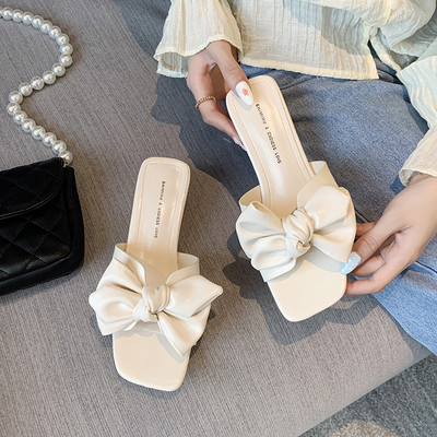 Stilīgas sieviešu čības ar lenti un papēdi