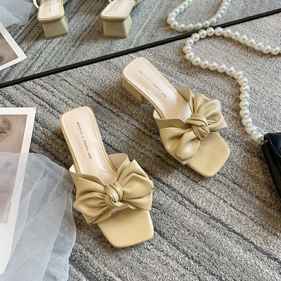 Stilīgas sieviešu čības ar lenti un papēdi