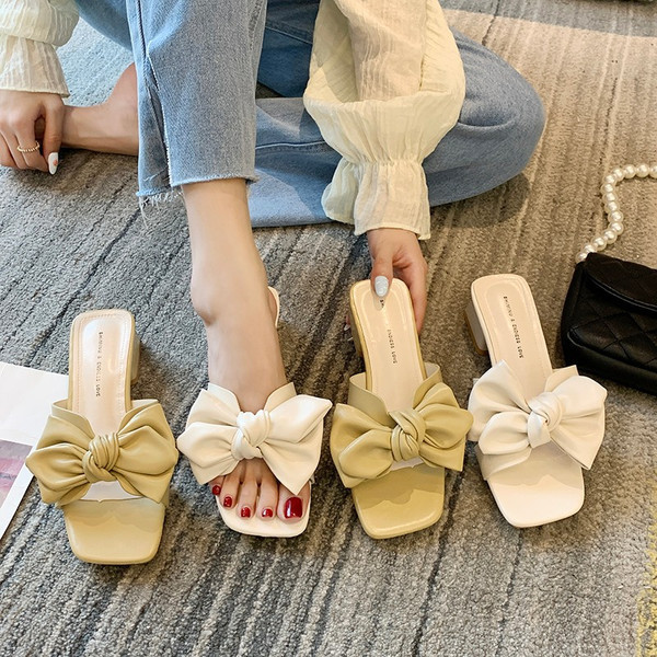 Stilīgas sieviešu čības ar lenti un papēdi