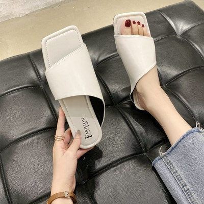 Stilīgas sieviešu čības no eko ādas vienkrāsaina modeļa