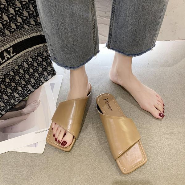 Stilīgas sieviešu čības no eko ādas vienkrāsaina modeļa