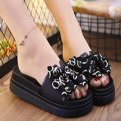 Γυναικείες μοντέρνες παντόφλες - δύο μοντέλα