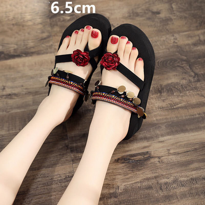 Jauns sieviešu čību modelis ar 3D elementu caur pirkstu