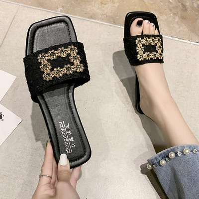 Stilīgas sieviešu čības ar plakanu zoli un sprādzi