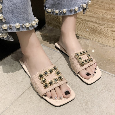 Stilīgas sieviešu čības ar plakanu zoli un sprādzi