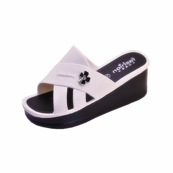 Modernas sieviešu čības ar platformu 5 cm