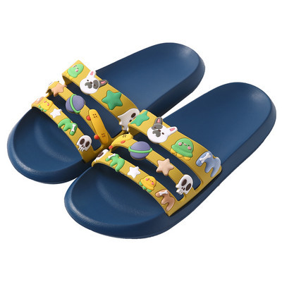 Γυναικείες αντιολισθητικές παντόφλες με εφαρμογές 3D