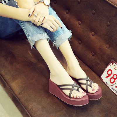 Ikdienas sieviešu čības pāri purngalam ar sakrustotām lencēm