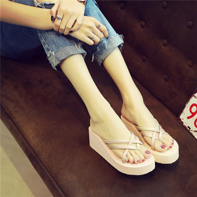 Ikdienas sieviešu čības pāri purngalam ar sakrustotām lencēm