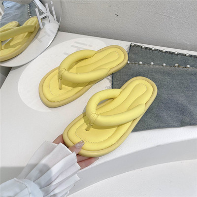 Sieviešu ikdienas čības vienkāršs modelis ar plakanu zoli