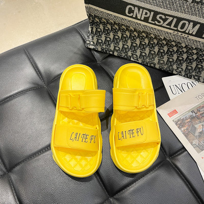 Sieviešu ikdienas čības ar uzrakstu