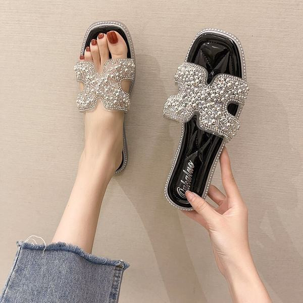 Ikdienas sieviešu čības ar plakanām zolēm un dekoratīvām pērlēm