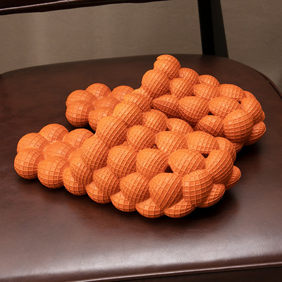 Παντόφλες από καουτσούκ για γυναίκες και άνδρες - δύο μοντέλα