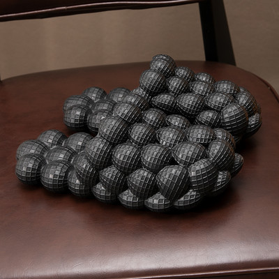 Παντόφλες από καουτσούκ για γυναίκες και άνδρες - δύο μοντέλα