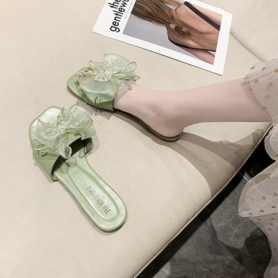 Stilīgas sieviešu čības ar lentīti un akmentiņiem