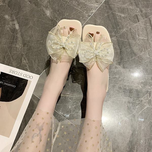 Stilīgas sieviešu čības ar lentīti un akmentiņiem