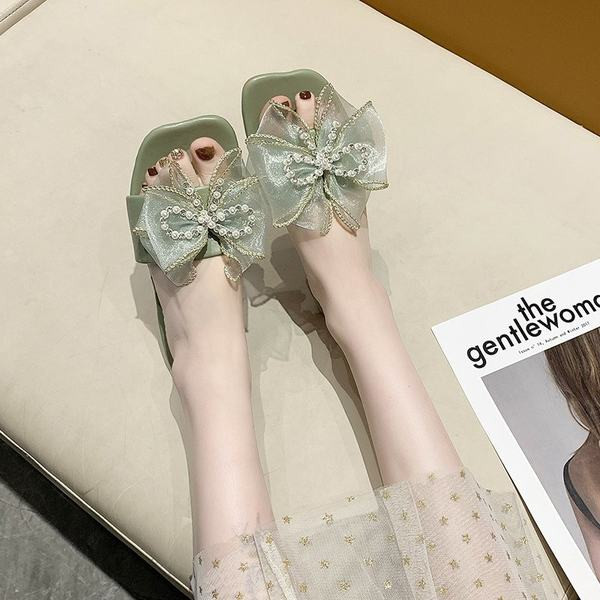 Stilīgas sieviešu čības ar lentīti un akmentiņiem