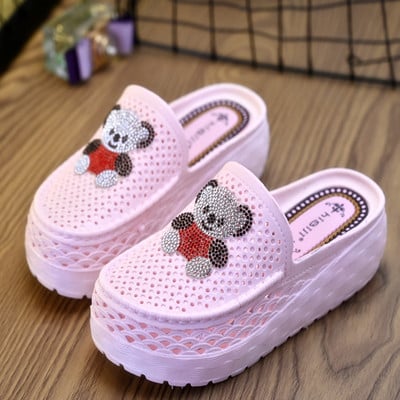 Ikdienas čības ar spīdīgu rotājumu