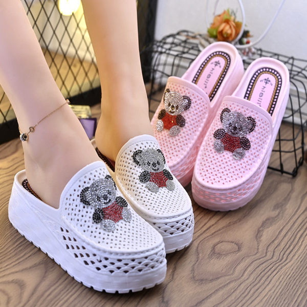 Ikdienas čības ar spīdīgu rotājumu