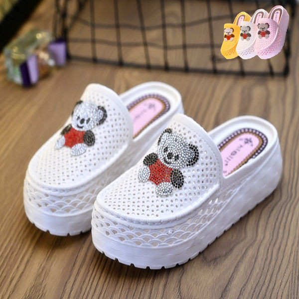 Ikdienas čības ar spīdīgu rotājumu