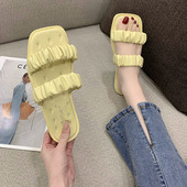 Ikdienas sieviešu čības vienkāršs modelis ar plakanu zoli