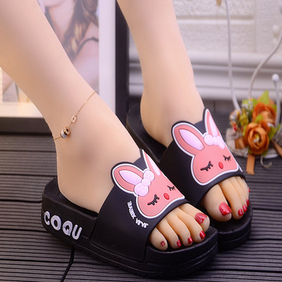 Παντόφλες casual με στοιχεία 3D και σόλα 3,5 cm