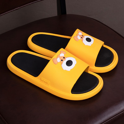 Gumijas čības ar suņu aplikāciju