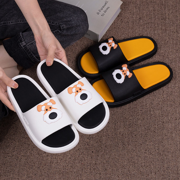 Gumijas čības ar suņu aplikāciju