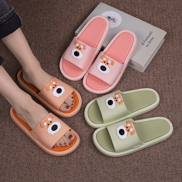 Gumijas čības ar suņu aplikāciju