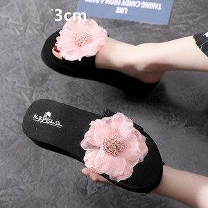 Jauns sieviešu čību modelis ar 3D elementu - vairākās krāsās