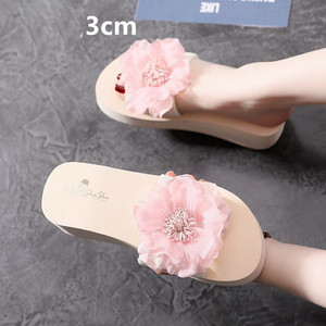 Jauns sieviešu čību modelis ar 3D elementu - vairākās krāsās