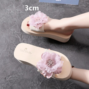 Jauns sieviešu čību modelis ar 3D elementu - vairākās krāsās