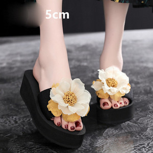 Jauns sieviešu čību modelis ar 3D elementu - vairākās krāsās