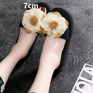 Jauns sieviešu čību modelis ar 3D elementu - vairākās krāsās