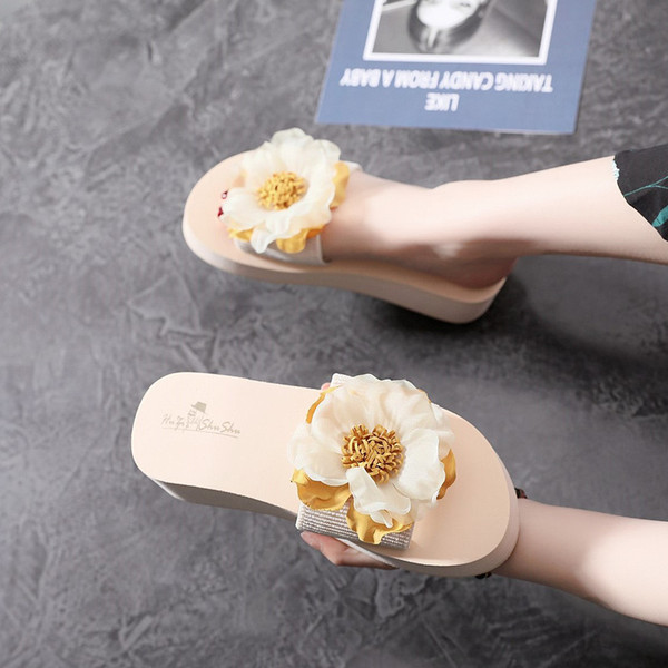 Jauns sieviešu čību modelis ar 3D elementu - vairākās krāsās