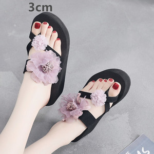 Modernas sieviešu čības ar 3D elementu - vairāku augstumu