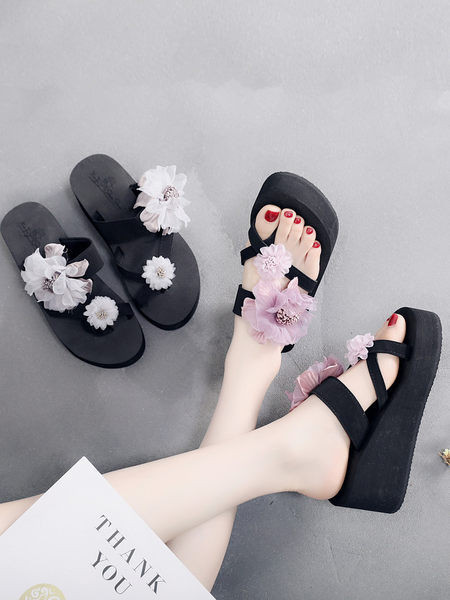 Modernas sieviešu čības ar 3D elementu - vairāku augstumu