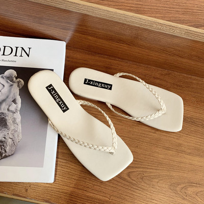 Sieviešu kvadrātveida čības starp pirkstiem ar ādas siksniņu