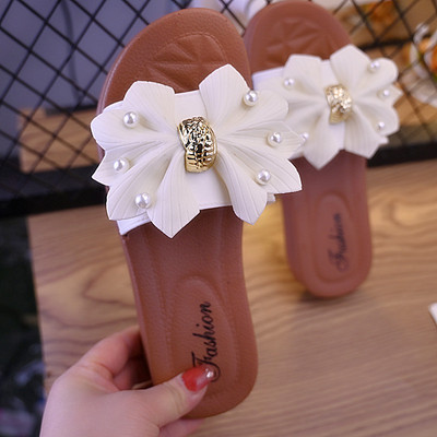 Modernas čības ar 3D ziediem un pērlēm