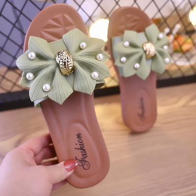 Modernas čības ar 3D ziediem un pērlēm