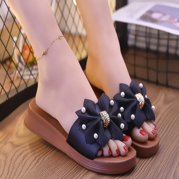 Modernas čības ar 3D ziediem un pērlēm