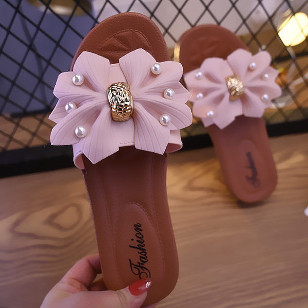 Modernas čības ar 3D ziediem un pērlēm