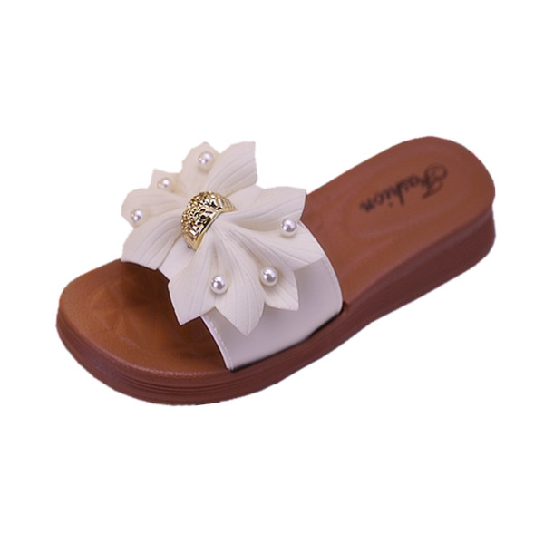 Modernas čības ar 3D ziediem un pērlēm