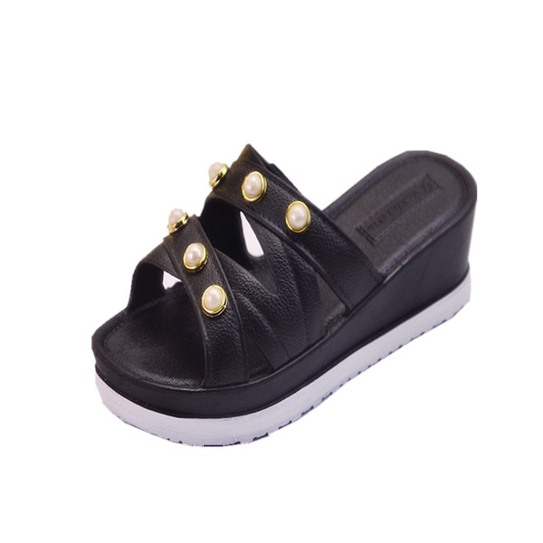 Sieviešu mākslīgās ādas čības ar pērlēm