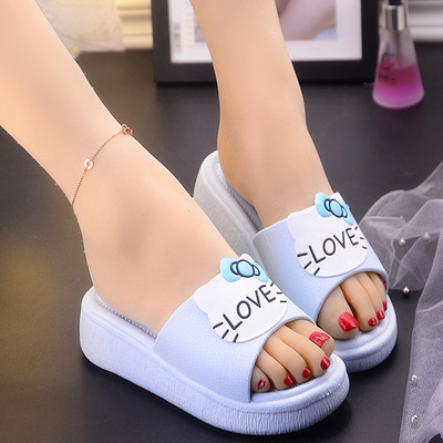 Ikdienas neslīdošās čības ar aplikācijām - divi modeļi